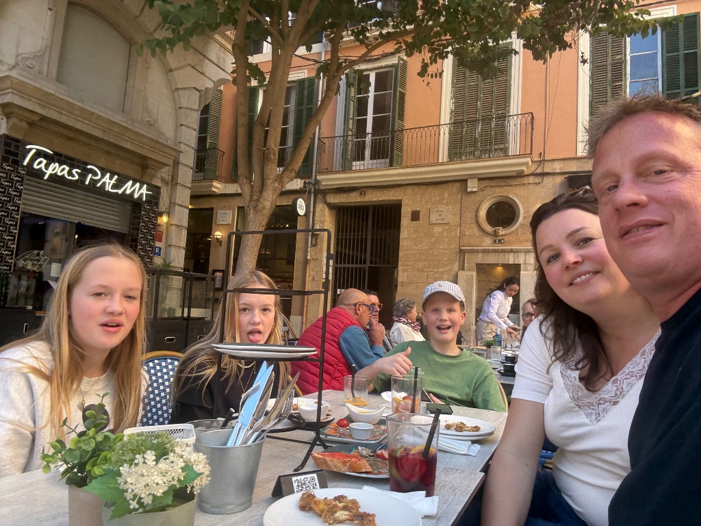 Familie bij Tapas Palma